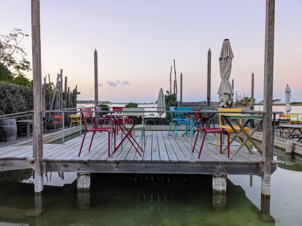 Terrasse de la Cabane du Mimbeau au Cap Ferret