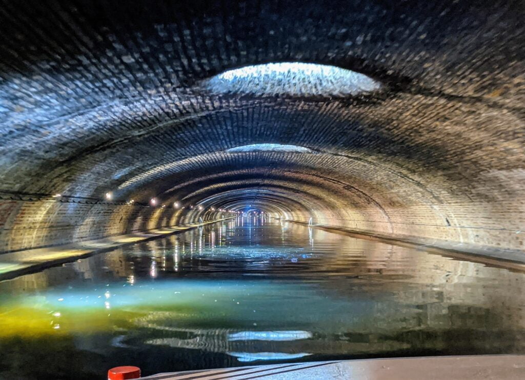 Canal Saint-Martin, underground vaults