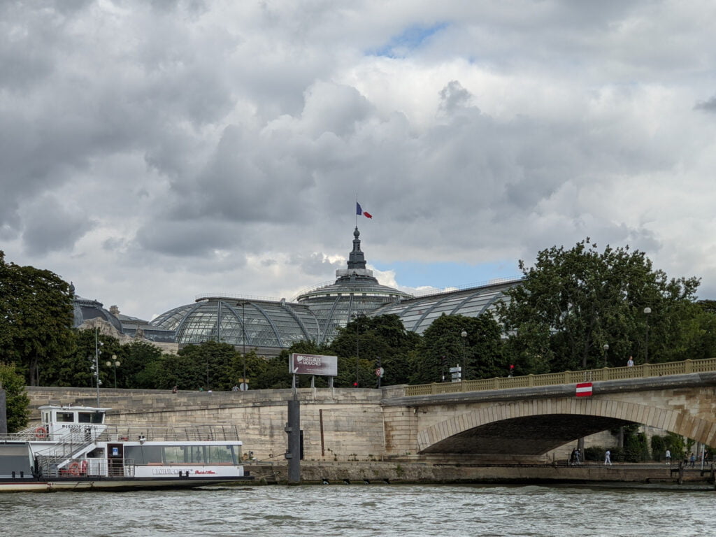 Le Grand Palais et le Pont des Invalides, Paris