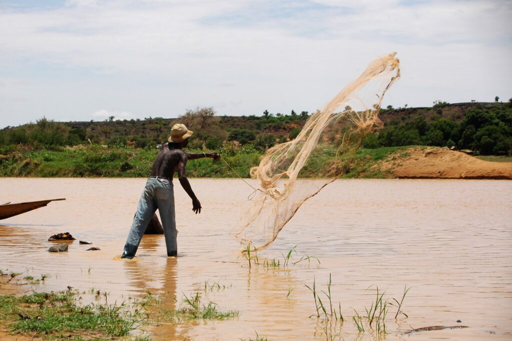 Pêcheur au travail