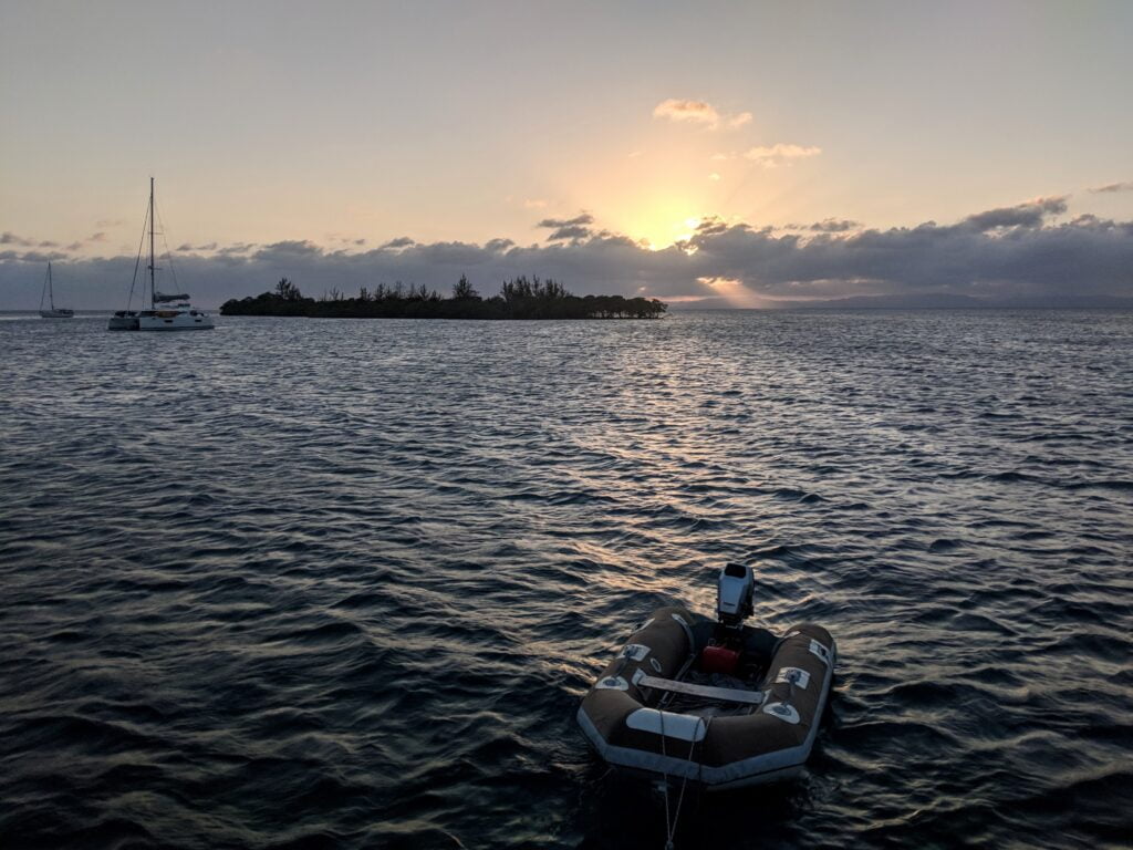 Coucher de soleil à Hideaway Caye