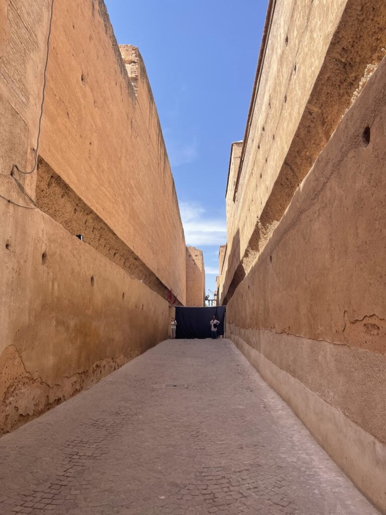 Accès au palais El Badi