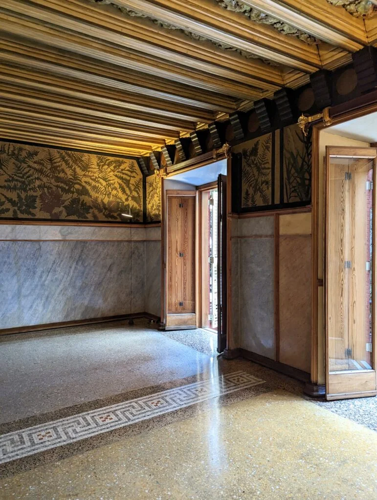 Casa Vicens, master bedroom