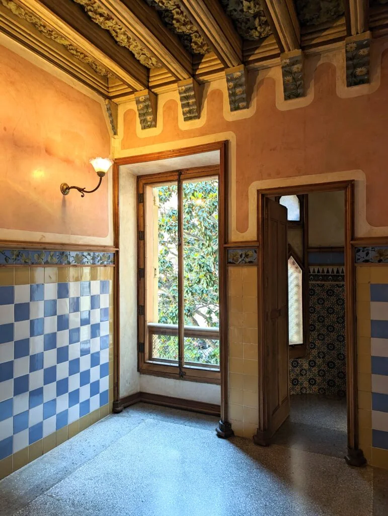 Casa Vicens, dressing room