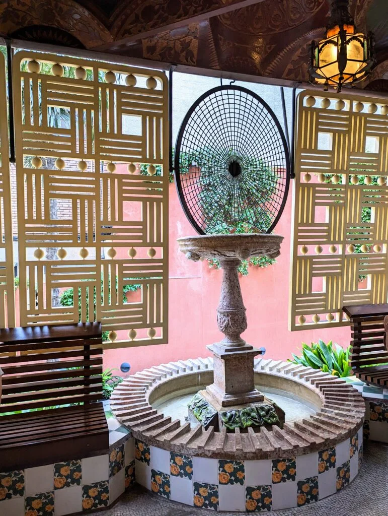 Casa Vicens, fountain